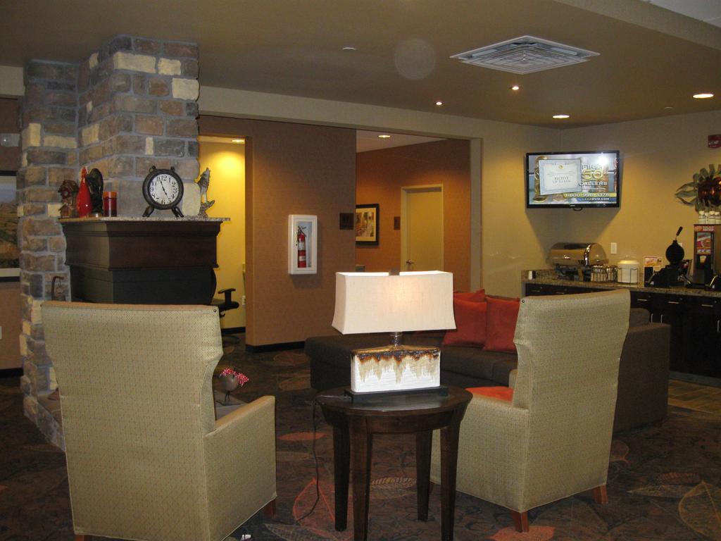 Little Missouri Inn & Suites New Town מראה חיצוני תמונה