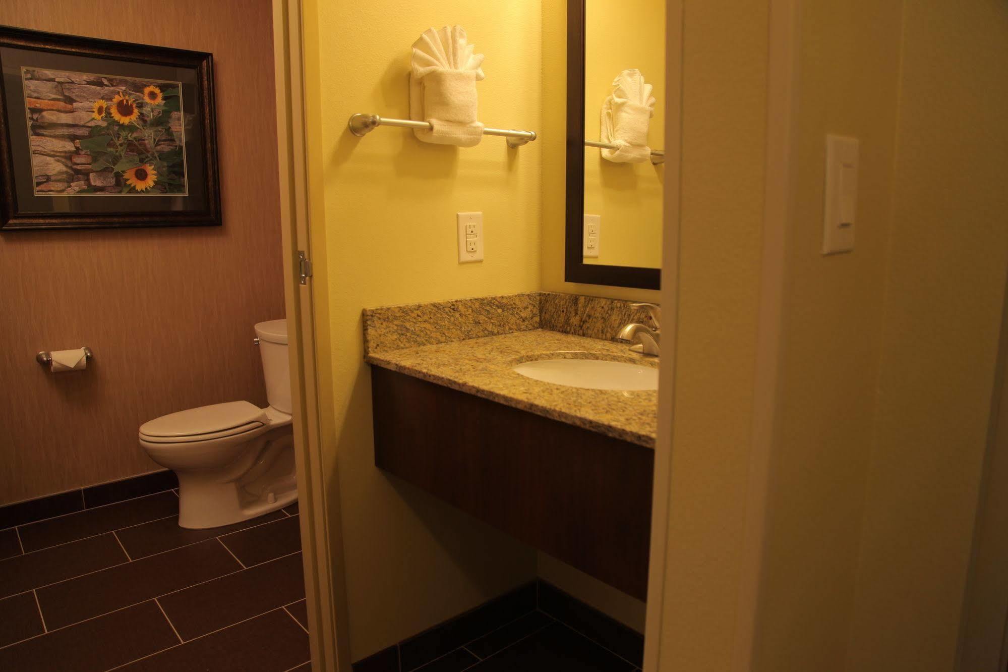 Little Missouri Inn & Suites New Town מראה חיצוני תמונה